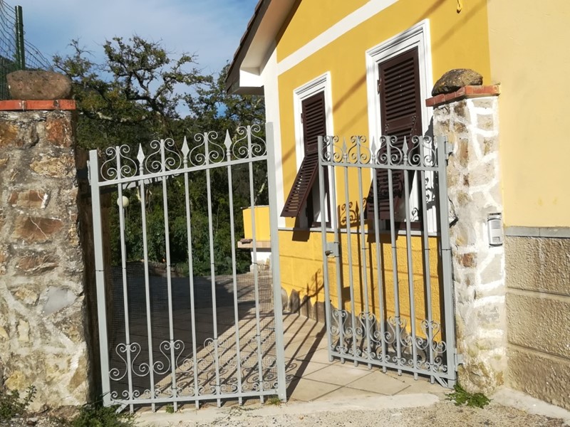 Casa Semi Indipendente in Vendita a Zignago, zona Pieve, 97'000€, 226 m²