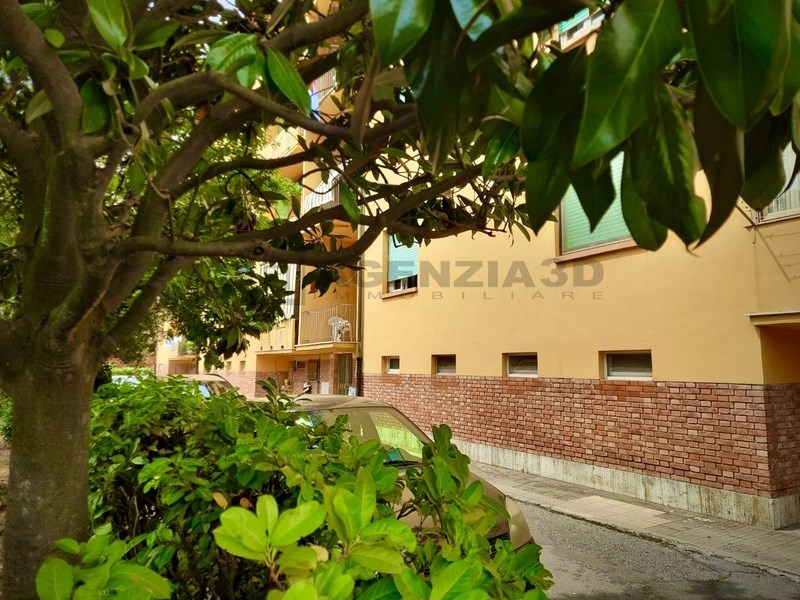 Trilocale in Vendita a Lucca, zona San Vito, 110'000€, 70 m²