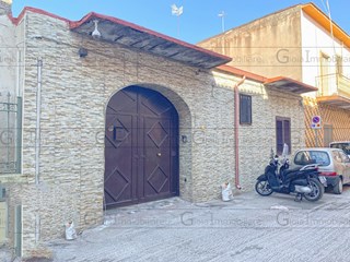 Appartamento in Vendita a Mondragone, 210'000€, 250 m²