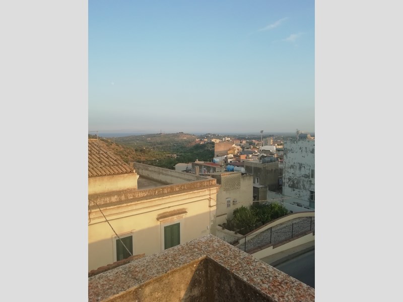 Appartamento in Vendita a Noto, zona CENTRO STORICO, 280'000€, 240 m²