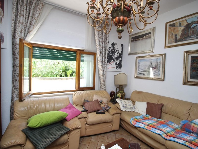 Appartamento in Vendita a Monteriggioni, 250'000€, 111 m², con Box