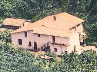 Casa Indipendente in Vendita a Lamporecchio, 270'000€, 384 m², con Box
