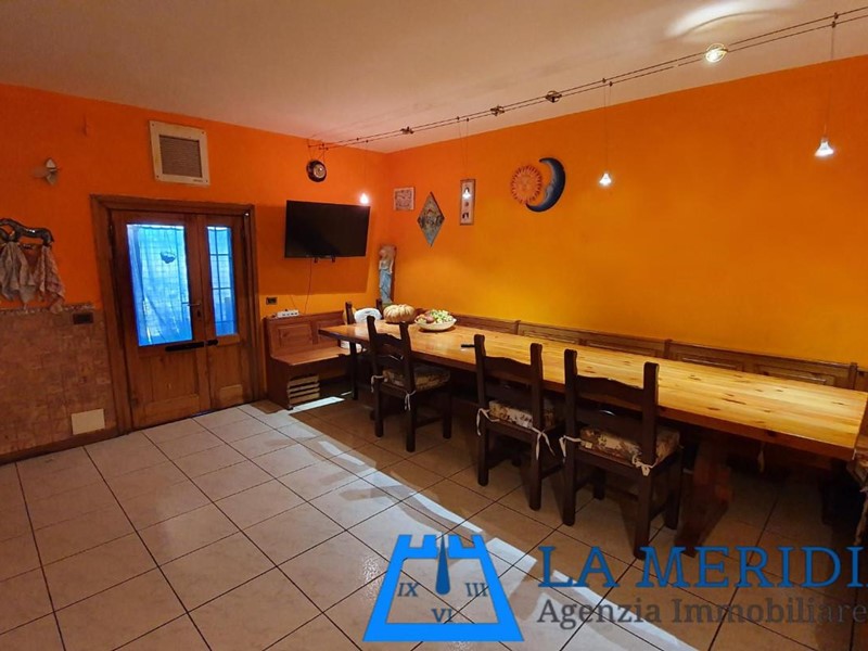 Casa Indipendente in Vendita a Ponte Buggianese, 230'000€, 230 m²
