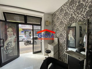 Negozio in Affitto a Mondragone, 600€, 60 m²