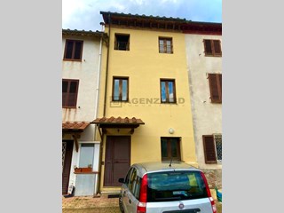 Casa di corte in Vendita a Lucca, zona Santissima Annunziata, 150'000€, 100 m²