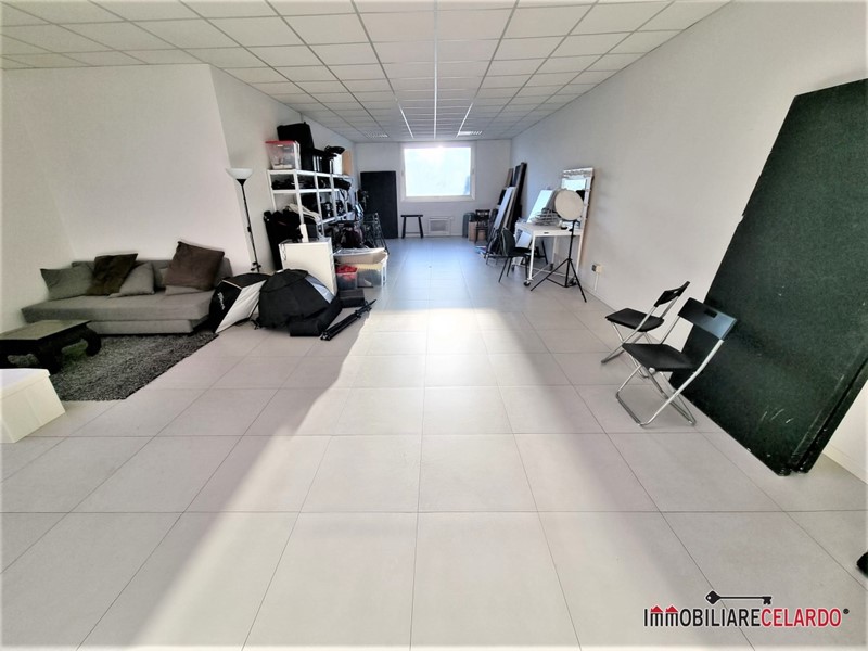 Negozio in Vendita a Poggibonsi, 120'000€, 90 m²