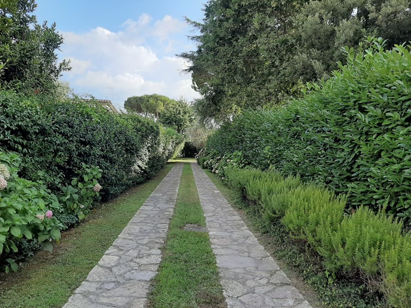 Villa in Affitto a Luni, 160 m², arredato