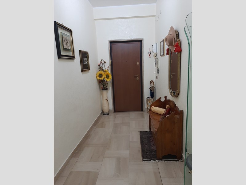 Quadrilocale in Vendita a Taranto, zona Quartiere tamburi, 80'000€, 120 m²