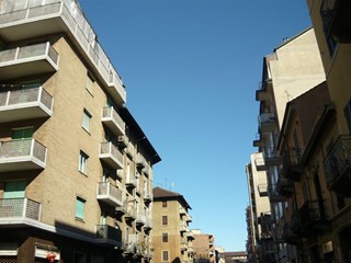 Trilocale in Vendita a Torino, zona 10154, 60'000&euro;, 76 m²