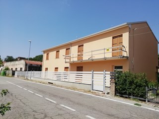 Villetta a schiera in Vendita a Riva del Po, zona Ro, 225'000€, 210 m², con Box