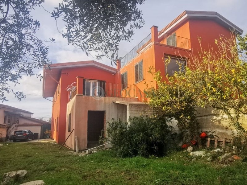 Casa Semi Indipendente in Vendita a Castelnuovo Magra, 149'000€, 150 m²