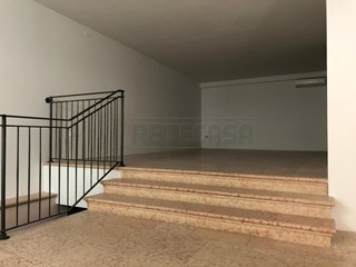 Immobile commerciale in Affitto a Bassano del Grappa, 1'800€, 140 m²