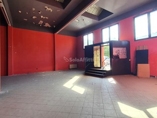 Capannone in Affitto a Forlì, zona Foro Boario, 1'000€, 280 m²