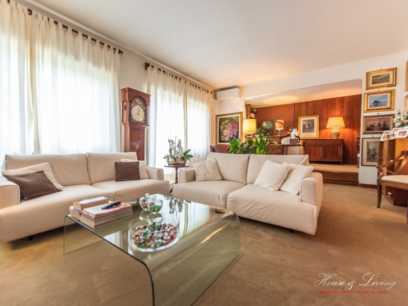 Appartamento in Vendita a Torino, 210'000€, 170 m²