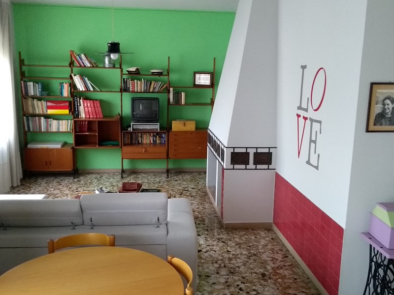 Appartamento in Vendita a Lanciano, zona SEMICENTRO, 110'000€, 167 m²