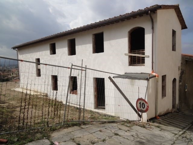 Villa in Vendita a Certaldo, 315'000€, 230 m², con Box