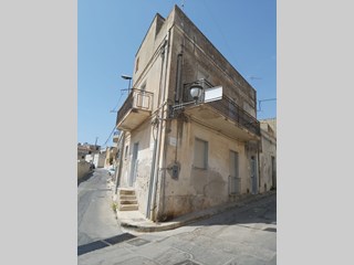 Casa Indipendente in Vendita a Ispica, zona centro storico, 58'000&euro;, 130 m²