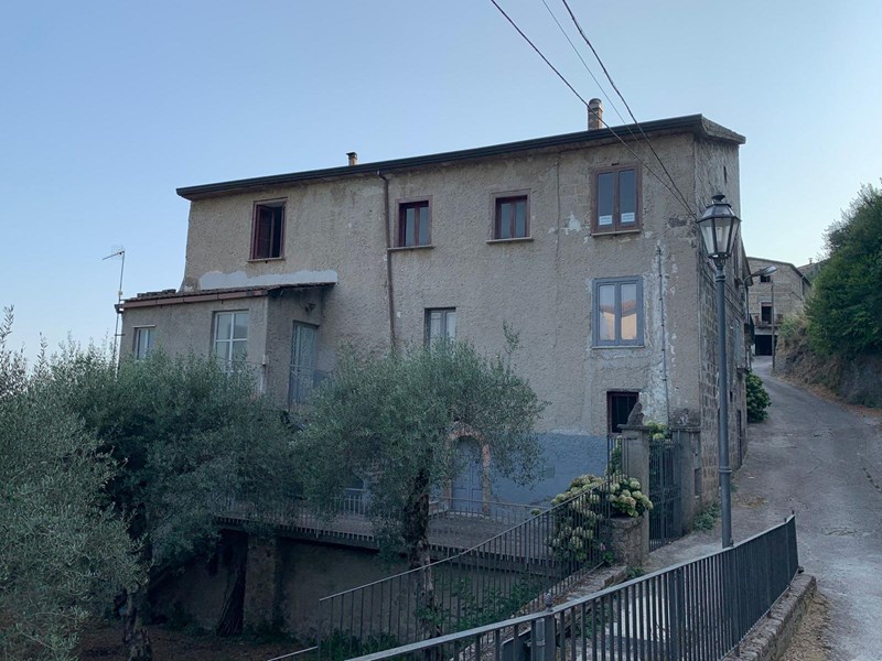 Rustico in Vendita a Calvi Risorta, zona Terracorpo, 35'000€, 120 m²