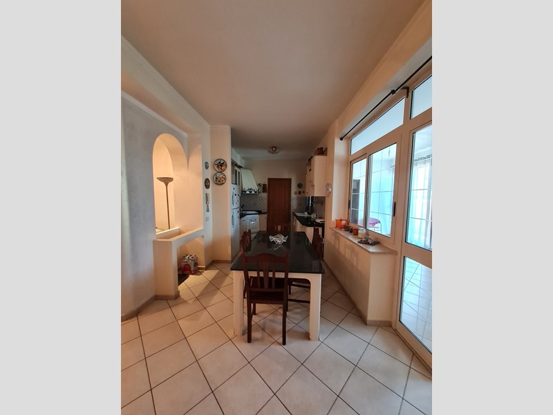 Appartamento in Affitto a Carini, zona Carini , 600€, 150 m²
