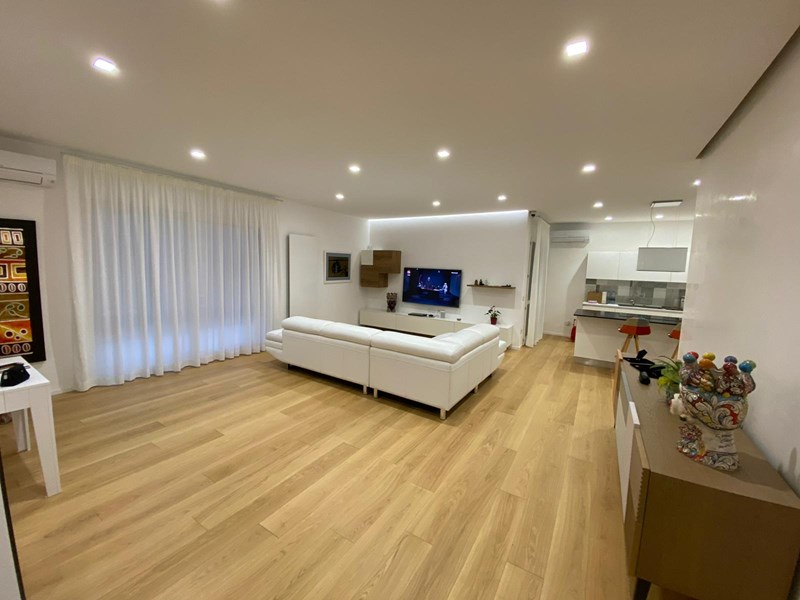 Appartamento in Vendita a Siracusa, zona isola -Carrozziere, 270'000&euro;, 150 m²