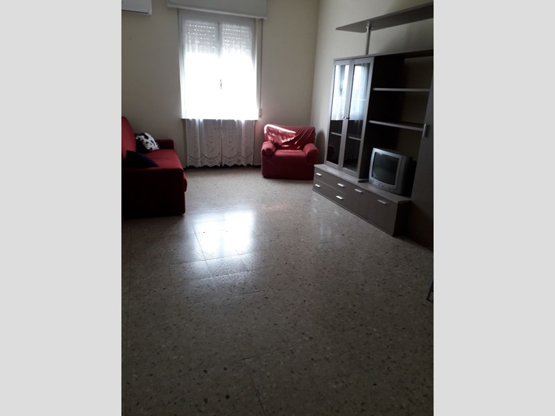 Bilocale in Vendita a Voghera, 40'000€, 65 m², arredato