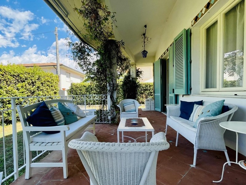 Villa in Vendita a Pietrasanta, zona Tonfano, 1'100'000€, 180 m²