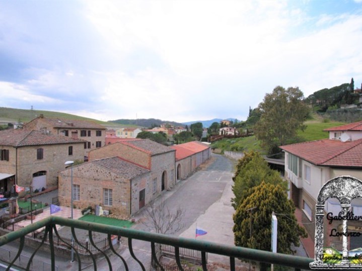 Appartamento in Vendita a Volterra, zona FRAZIONE DI VOLTERRA, 80'000€, 62 m²