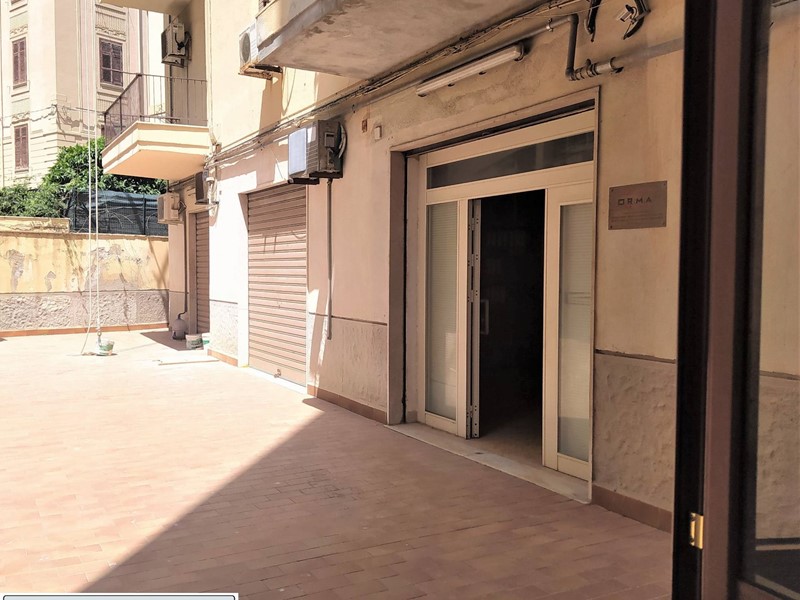 Immobile commerciale in Vendita a Palermo, 78'000€, 100 m²