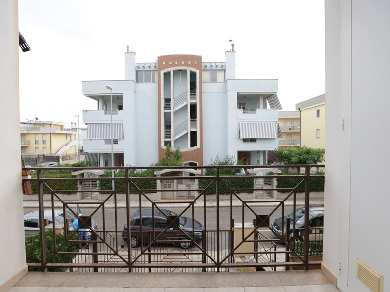 Appartamento in Vendita a Scanzano Jonico, 135'000€, 120 m², con Box