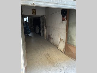 Magazzino in Vendita a Figline e Incisa Valdarno, zona Figline Valdarno, 15'000€, 72 m²