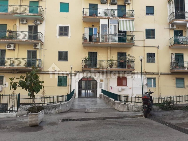 Trilocale in Affitto a Napoli, zona corso Secondigliano, 550€, 90 m²