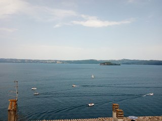 Trilocale in Vendita a Capodimonte, zona Piazza della Rocca, 250'000€, 64 m², arredato