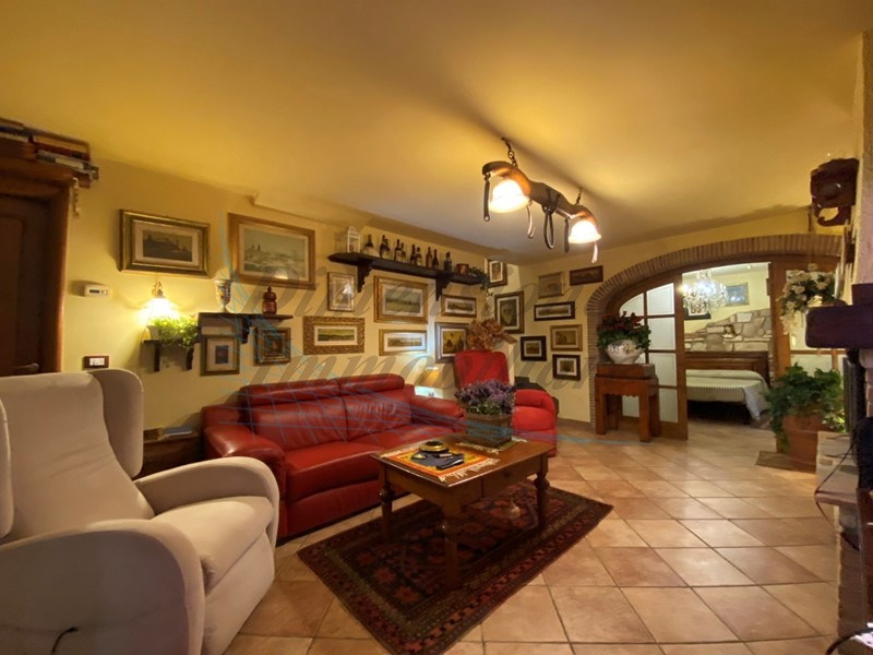 Casa Semi Indipendente in Vendita a Rosignano Marittimo, zona Rosignano Solvay, 600'000€, 320 m², con Box