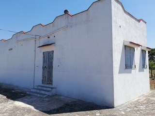 Casale in Vendita a Brindisi, zona Ceglie messapica, 50'000€, 93 m²