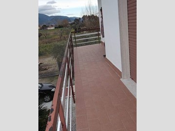 Villetta a schiera in Vendita a San Giuliano Terme, zona Sant'Andrea In Pescaiola, 700'000€, 260 m²