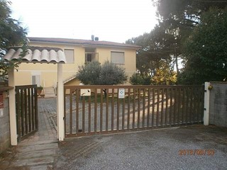 Casa Indipendente in Vendita a Pontedera, zona Gello, 550'000€, 240 m²