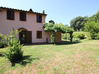 Casale in Vendita a Capannori, 950'000€, 350 m², con Box