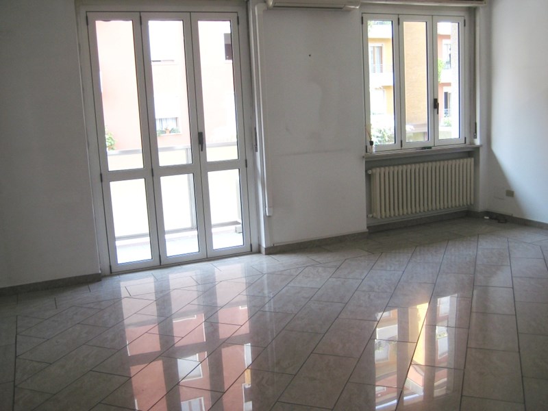 Trilocale in Affitto a Milano, zona Stazione centrale, 1'200€, 110 m²