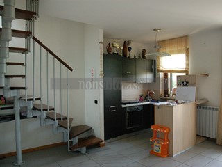 Trilocale in Vendita a Perugia, zona Casa Del Diavolo, 100'000€, 70 m², con Box