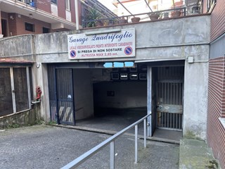 Box in Vendita a Napoli, zona SOCCAVO, 40'000€, 27 m²