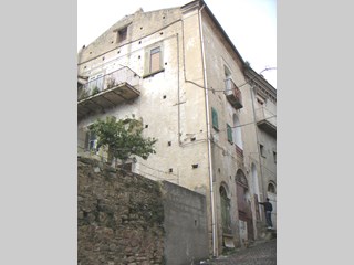 Casa Semi Indipendente in Vendita a San Giorgio Lucano, zona Corso Vittorio Emanuele 121, 50'000€, 140 m²