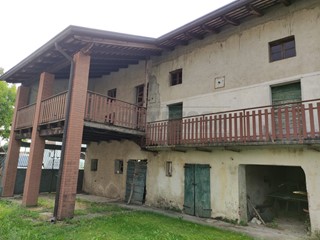 Casale in Vendita a Povoletto, 129'000€, 530 m², con Box