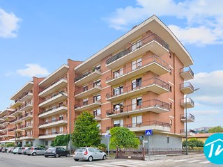 Appartamento in Vendita a Rivoli, zona Posta Vecchia, 363'000€, 120 m²