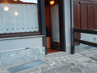 Villetta a schiera in Affitto a Oulx, zona centrale, 2'000€, 150 m², arredato