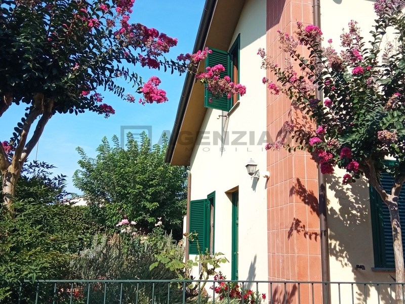 Casa Indipendente in Vendita a Lucca, zona San Vito, 250'000€, 130 m²