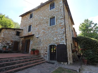 Casale in Vendita a Lucca, zona Sud, 850'000€, 300 m²
