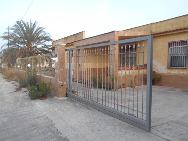Casa Indipendente in Vendita a Castelvetrano, zona Contrada Latomie, 75'000&euro;, 110 m², arredato