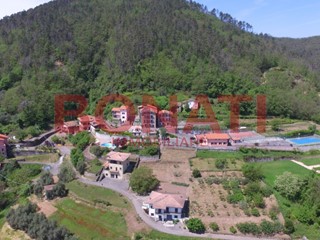 Immobile commerciale in Vendita a Pignone, zona Pignone, 1'500'000€, 1800 m²