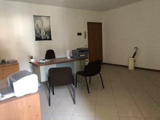 Ufficio in Affitto a Montignoso, zona Paese, 400€, 35 m²