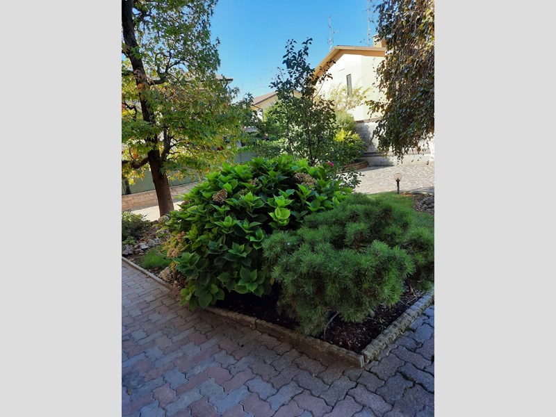 Villa bifamiliare in Vendita a Sergnano, zona RESIDENZIALE, 220'000€, 240 m², con Box